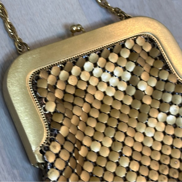 Vintage WHITING & DAVIS Gold Mesh Gold Frame Evening Bag Formal Wedding - Picture 3 of 7